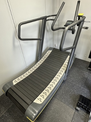 自走式トレッドミル 1台